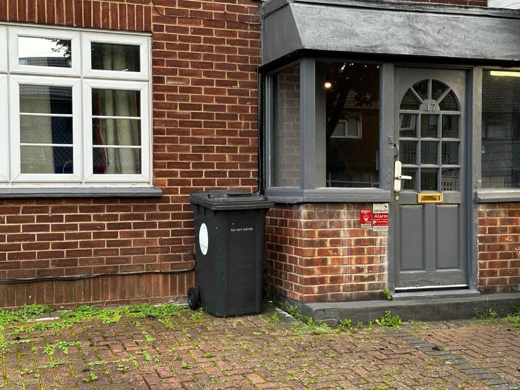 London Comfy Doubles Aparthotel Luaran gambar